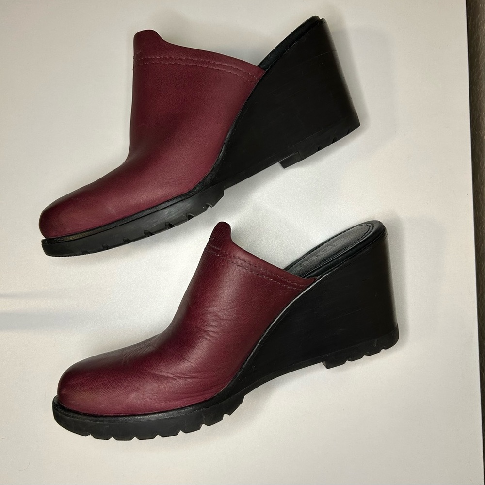 SOREL AFTER HOURS LEATHER CLOGS RICH WINE SIZE 9.5